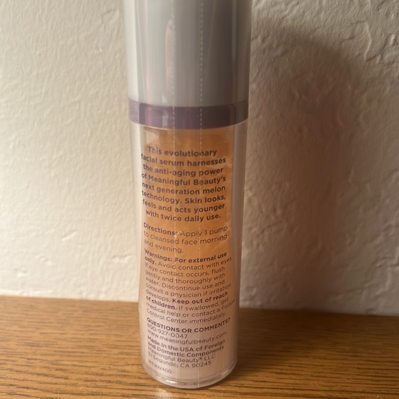 Cindy Crawford Meaningful Beauty, Youth Activating, Melon Serum - Picture 2 of 2